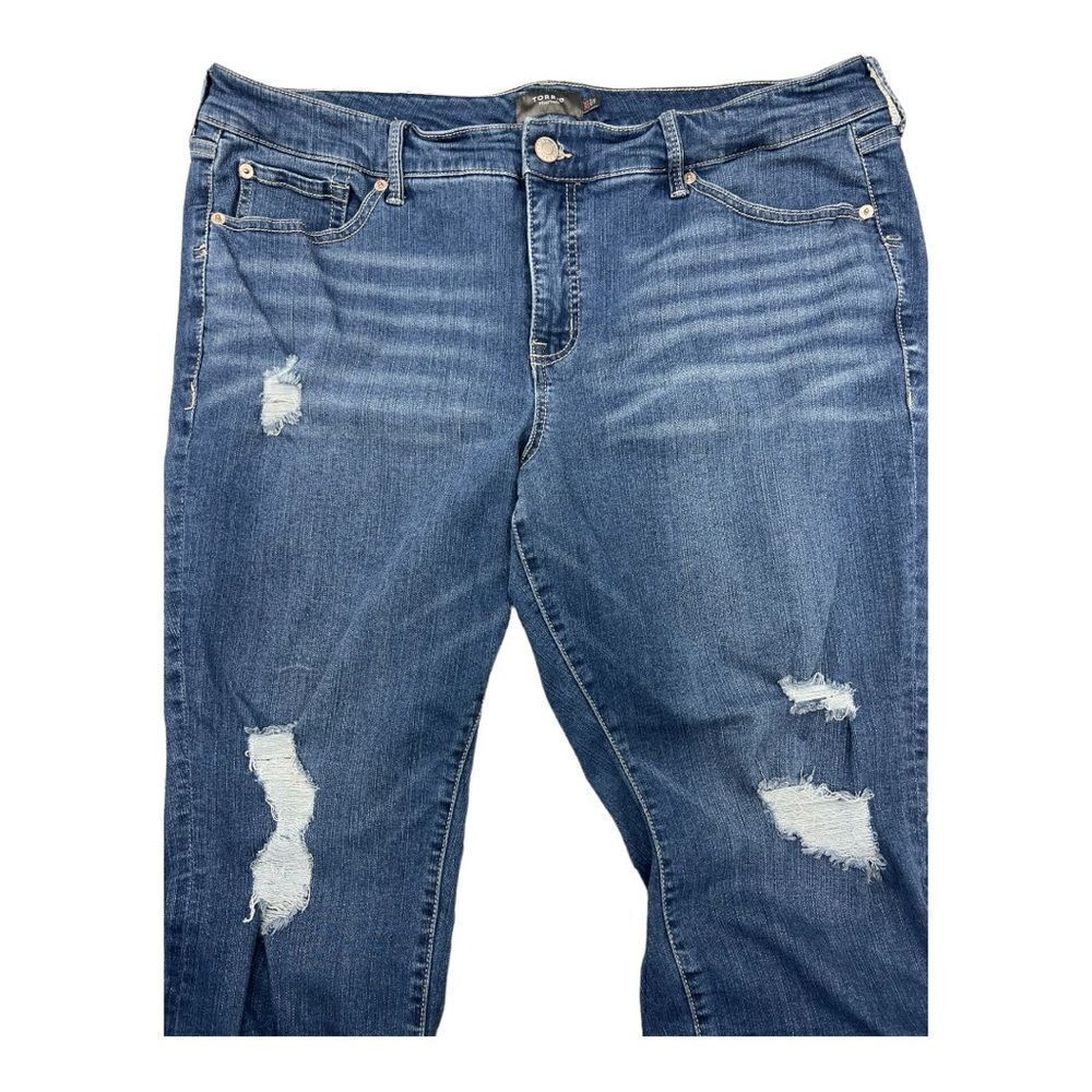 Torrid 20S distressed raw hem stretchy jeans